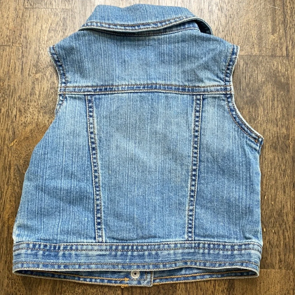 EUC old navy jean vest size 2T